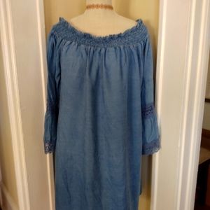 Woman's denim dress 1x with necklace choker